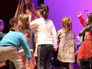 fili mas ta zoa dromena