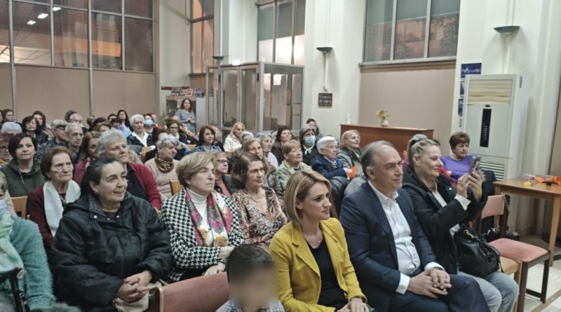 Ένα όμορφο κυριακάτικο βράδυ γεμάτο θέατρο και γέλιο στη Μιχαλοπούλειο Αίθουσα στο Α’ Κ.Α.Π.Η. Δάφνης