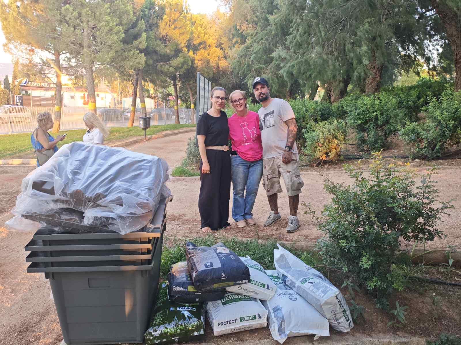 Έμπρακτη στήριξη του Δήμου Δάφνης-Υμηττού στα ζώα που διασώθηκαν από τις πυρκαγιές στα Μέγαρα